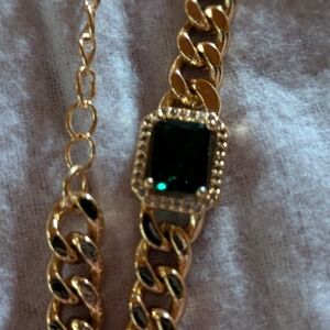 Elegant Vintage Gold Chain Necklace with Green Gemstone